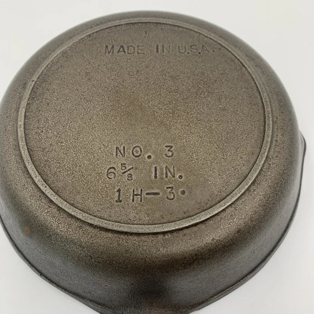Vintage Cast Iron Skillet No 3 6⅝